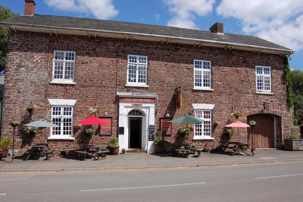 The Mitre Inn Witheridge Eksteriør billede
